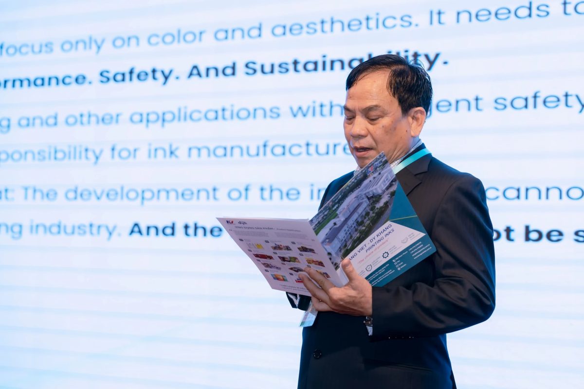 Khang Viet representative delivering the opening remarks at INK BEYOND COLOR