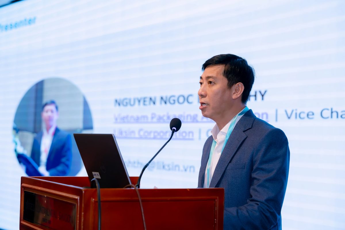 Đại diện VINPAS trình bày về xu hướng bao bì thực phẩm và FMCG