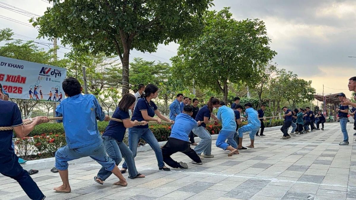 Những pha so tài kéo co đầy kịch tính và tinh thần đoàn kết của các tổ đội.